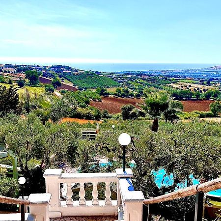 Casale Delle Rose B&B Fattoria Montepagano Dış mekan fotoğraf