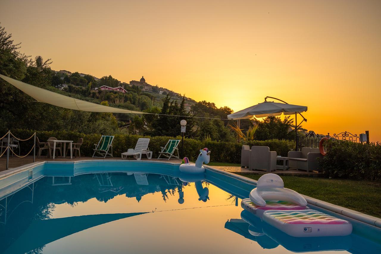 Casale Delle Rose B&B Fattoria Montepagano Dış mekan fotoğraf