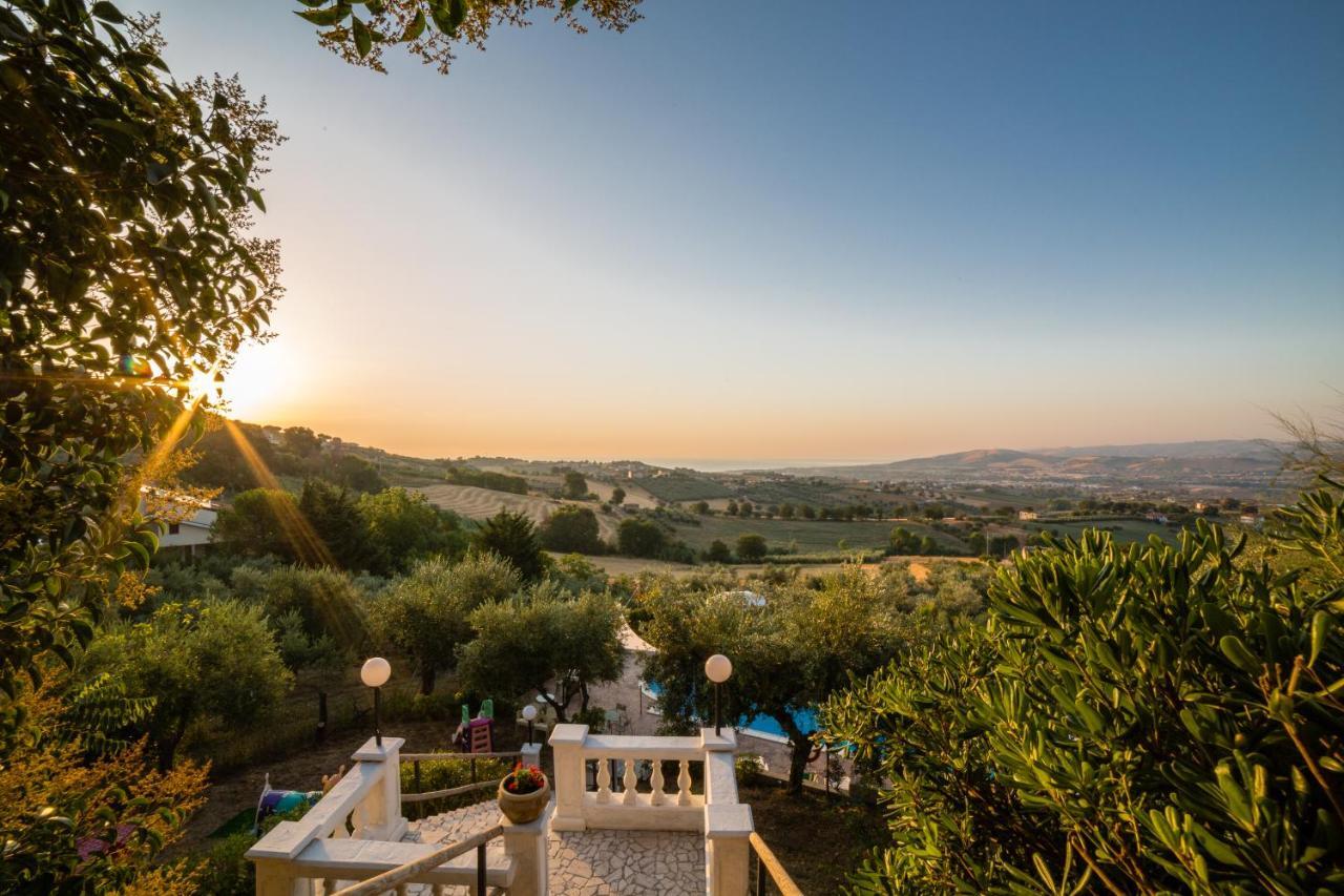 Casale Delle Rose B&B Fattoria Montepagano Dış mekan fotoğraf